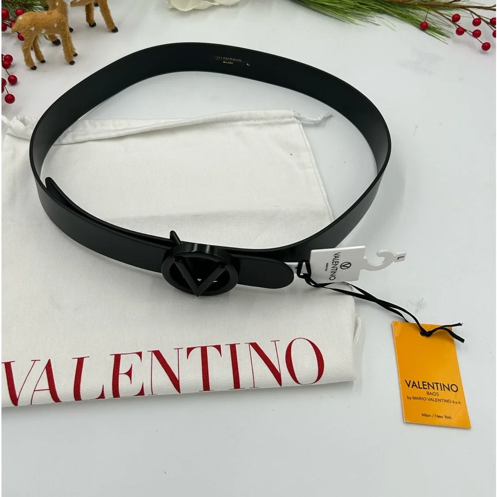 Men’s Valentino leather belt size large/44 made in Italy